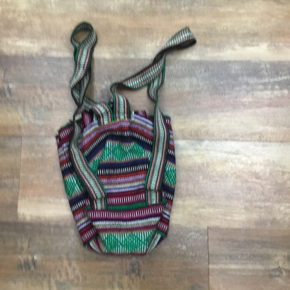 ARTESANIAS Mr Pinzon. Woven Mexican Backpack Multicolored Midsize - Picture 6 of 8
